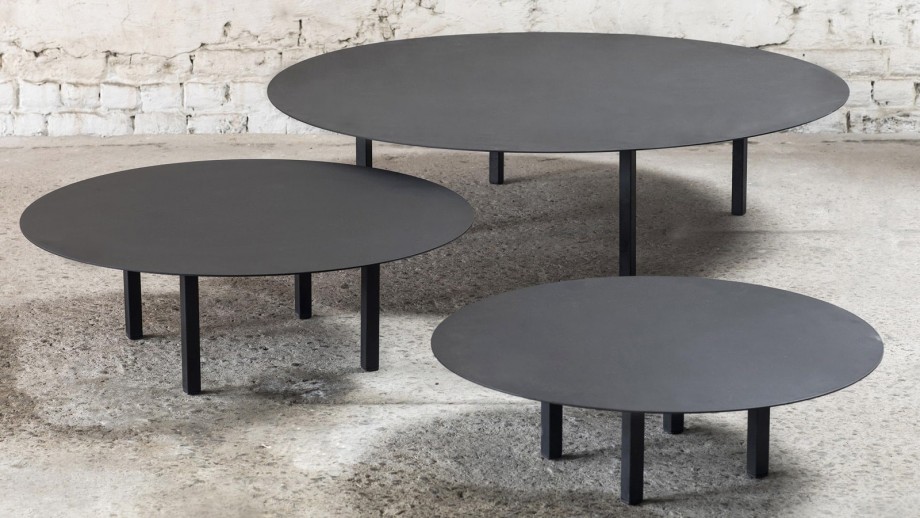table-basse-78cm-en-metal-noir-serax
