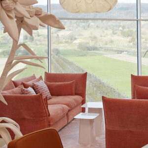 Vivre-Contemporain_Vitra_canape_mariposa_saumon